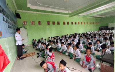 Menjadi Generasi Qur'ani Melalui Kegiatan Tadarus di MI Nurul Athhar